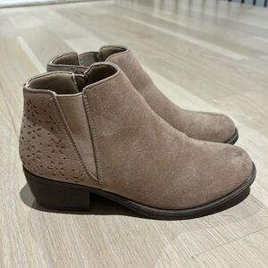 Harper Canyon girls booties